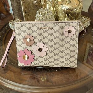 MK wristlet